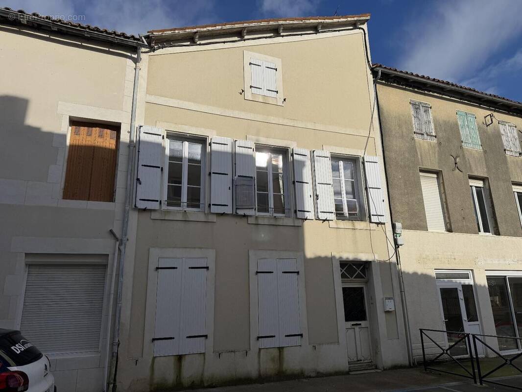   - Appartement à NIORT