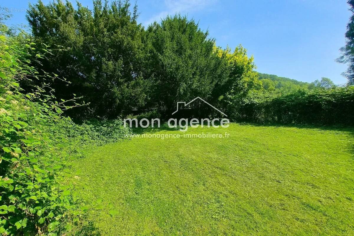 Terrain à AMFREVILLE-LA-MI-VOIE