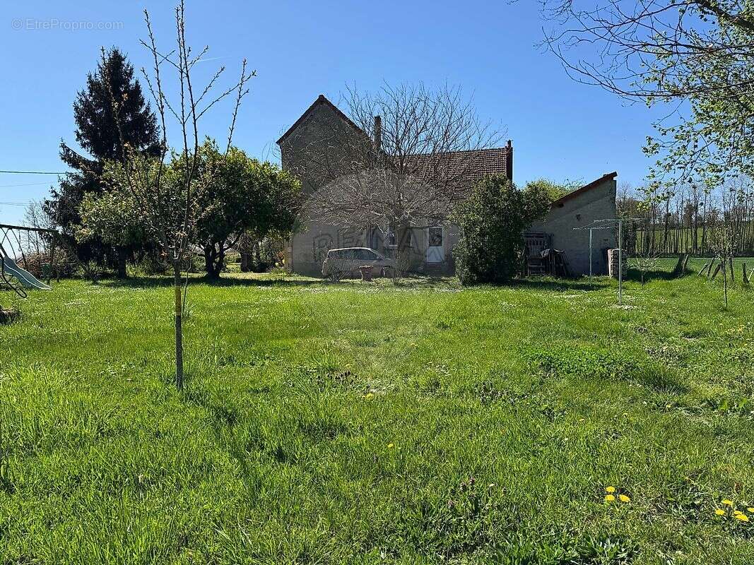 Maison à SAINCAIZE-MEAUCE