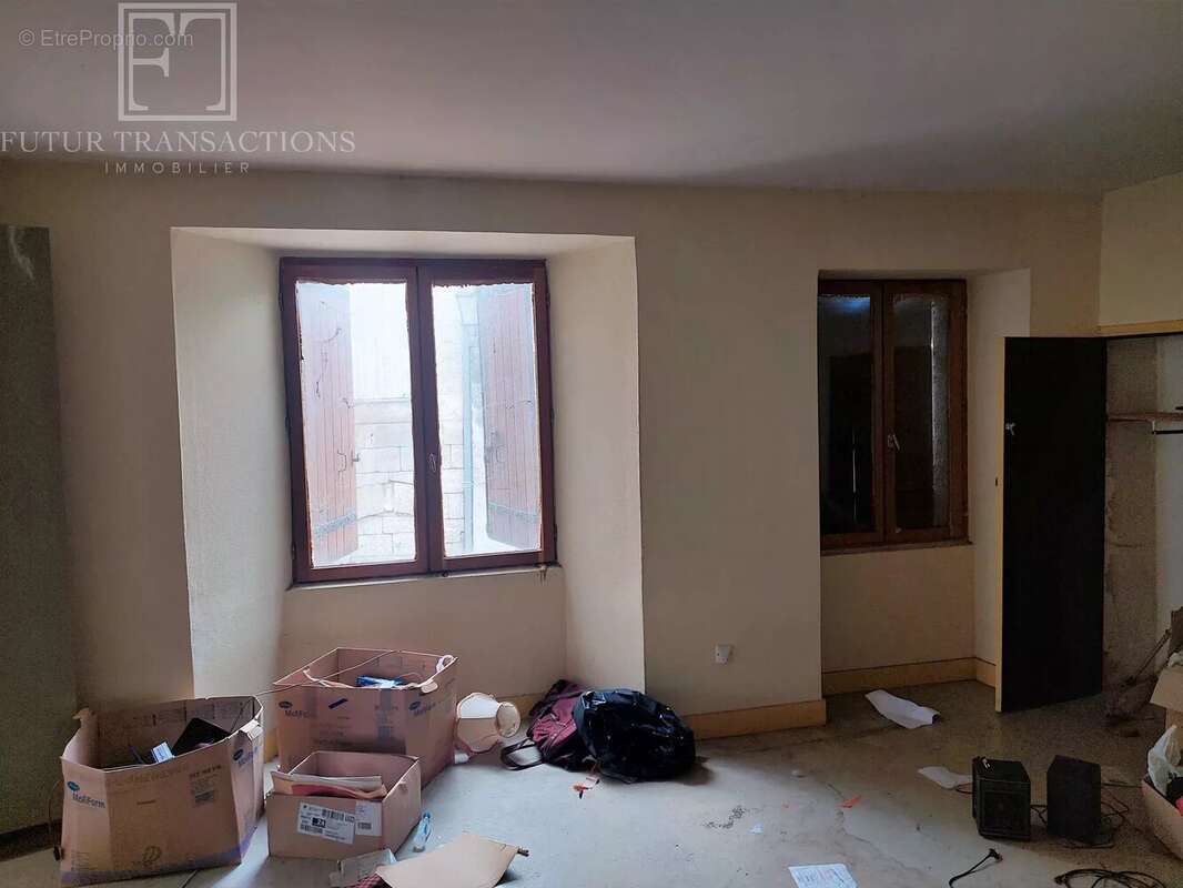 Maison à BOURDEILLES