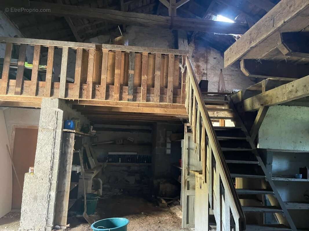 Maison à BUSSIERE-POITEVINE