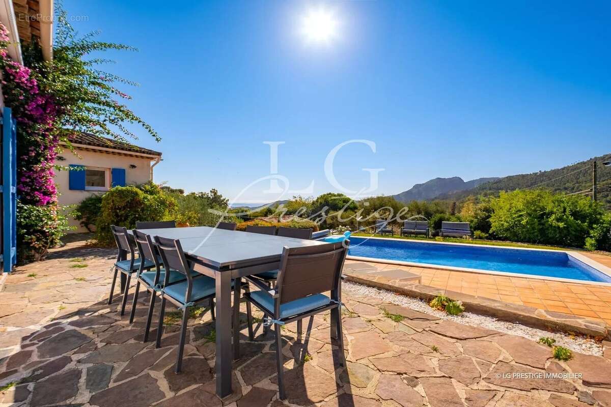 Maison à LES ADRETS-DE-L&#039;ESTEREL