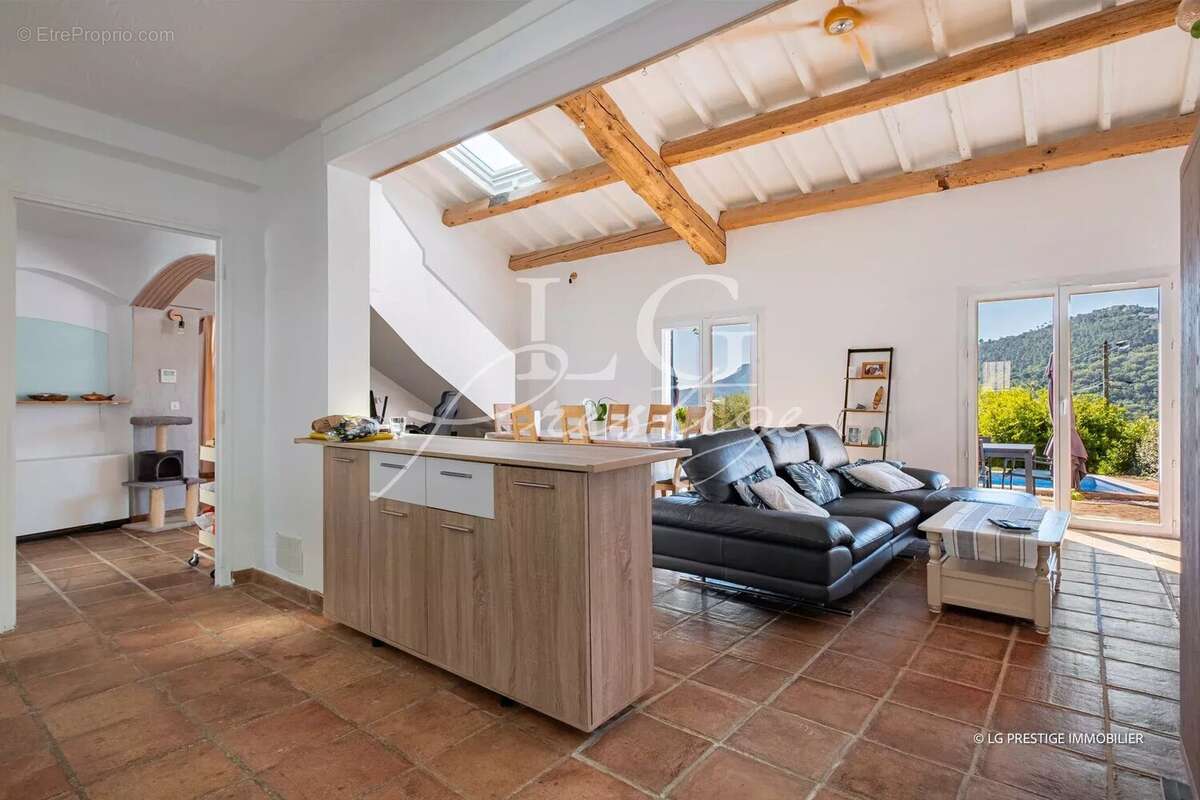 Maison à LES ADRETS-DE-L&#039;ESTEREL