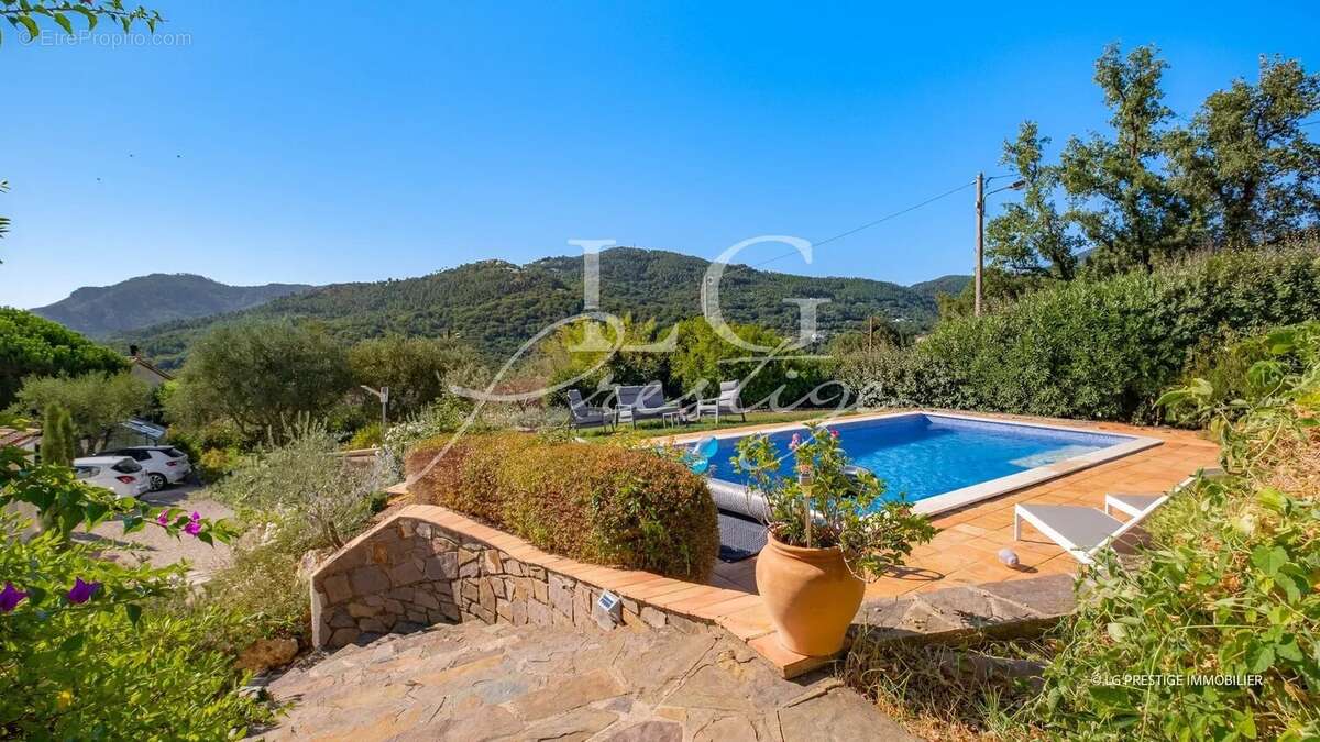 Maison à LES ADRETS-DE-L&#039;ESTEREL