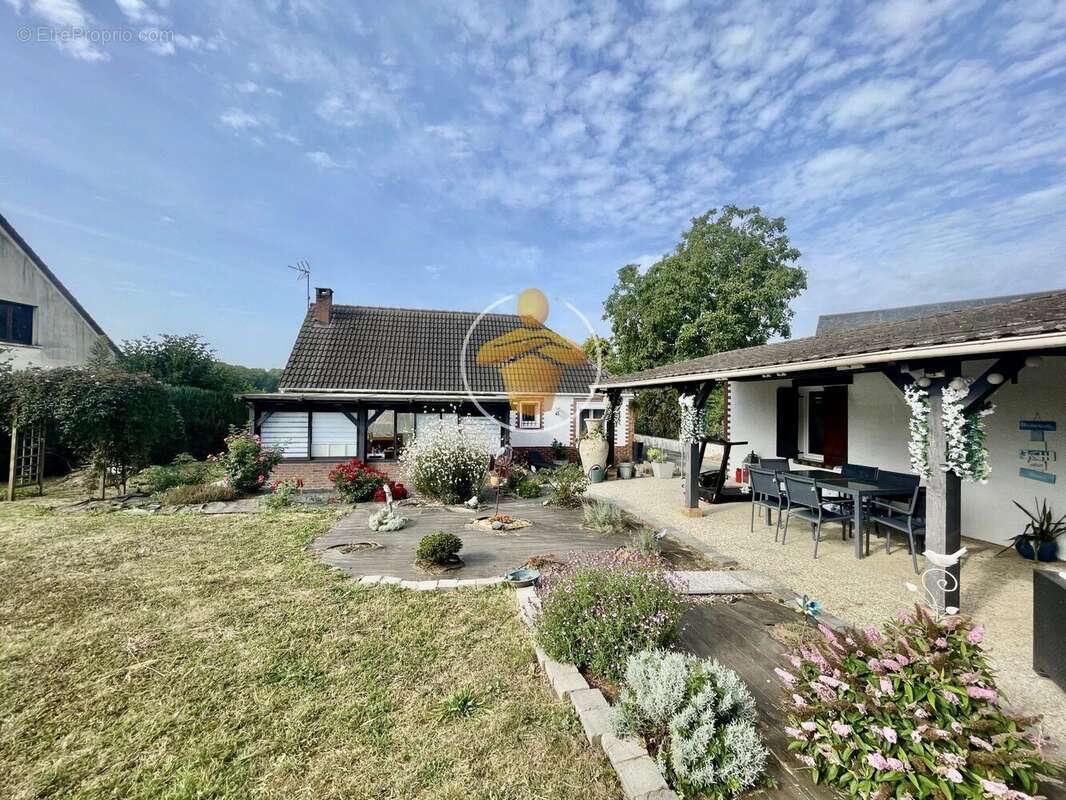 Maison à FRIERES-FAILLOUEL