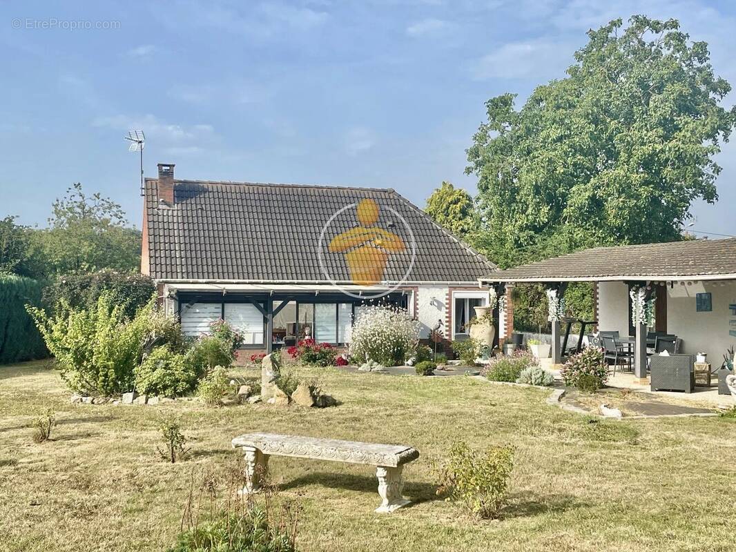 Maison à FRIERES-FAILLOUEL