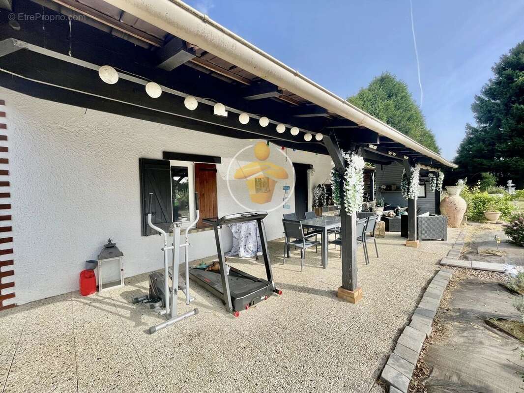 Maison à FRIERES-FAILLOUEL