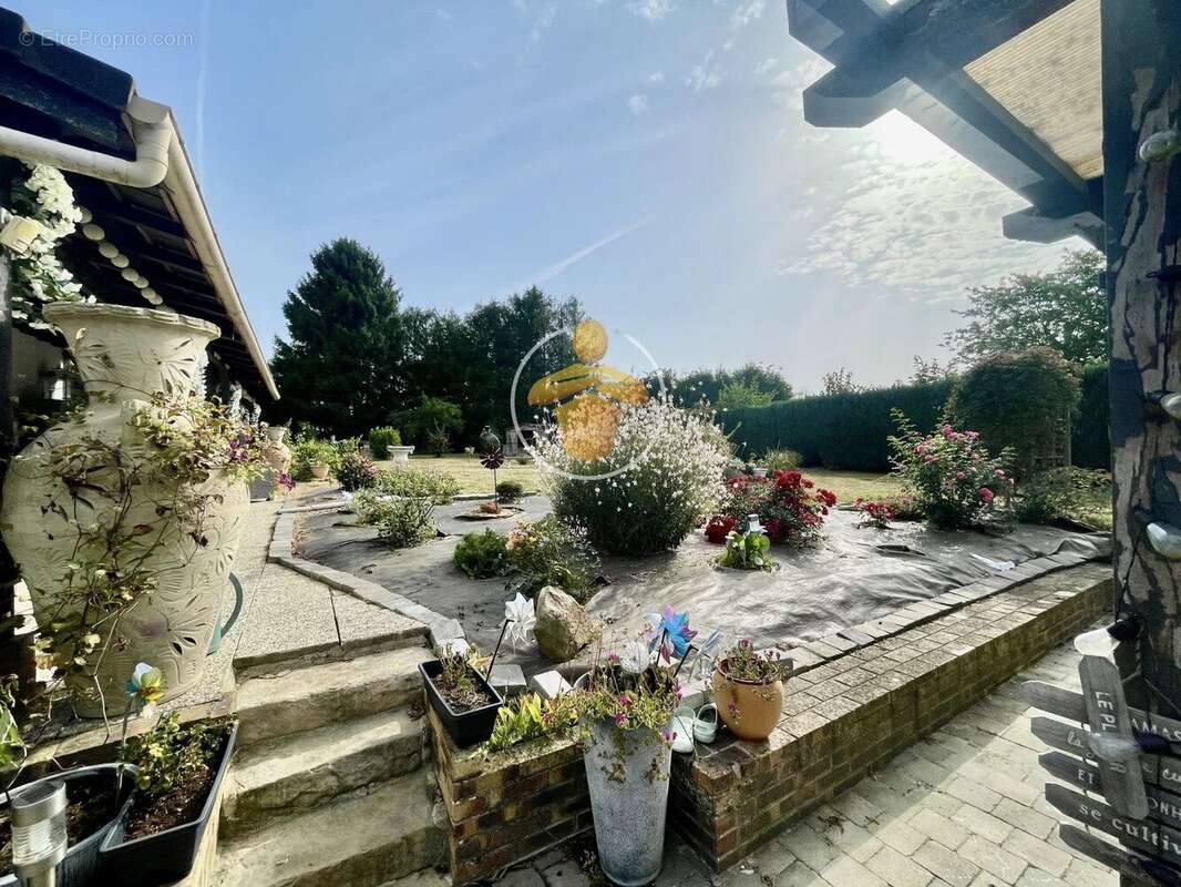 Maison à FRIERES-FAILLOUEL