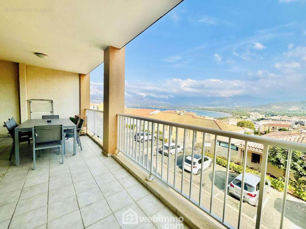 Appartement à CALVI