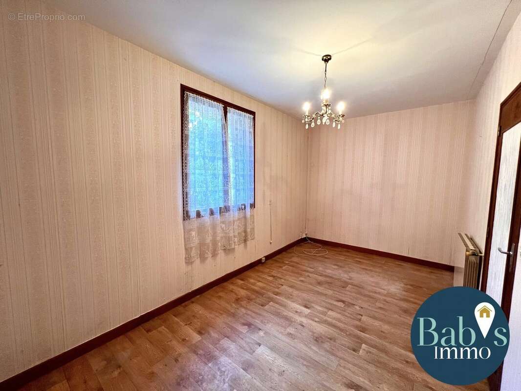 Maison à LACAPELLE-MARIVAL