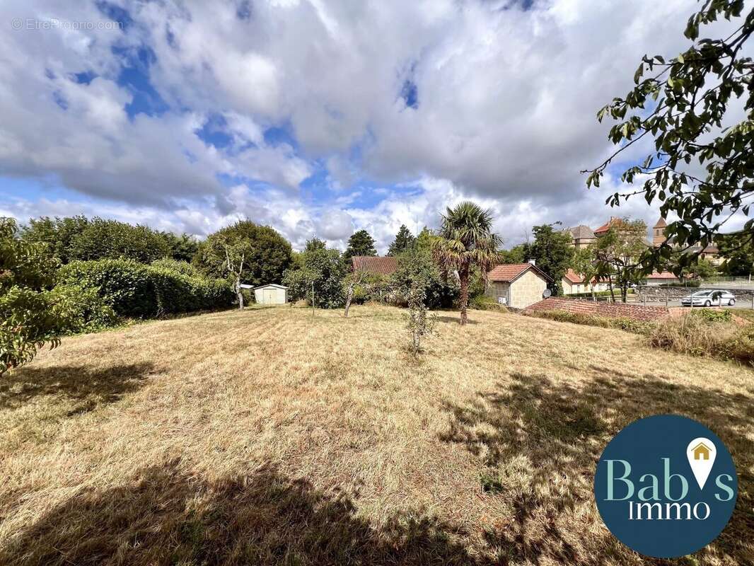 Maison à LACAPELLE-MARIVAL