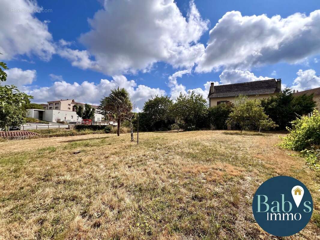 Maison à LACAPELLE-MARIVAL