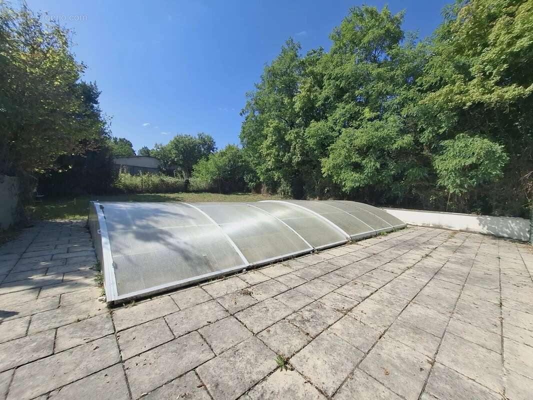 Maison à CHEF-BOUTONNE