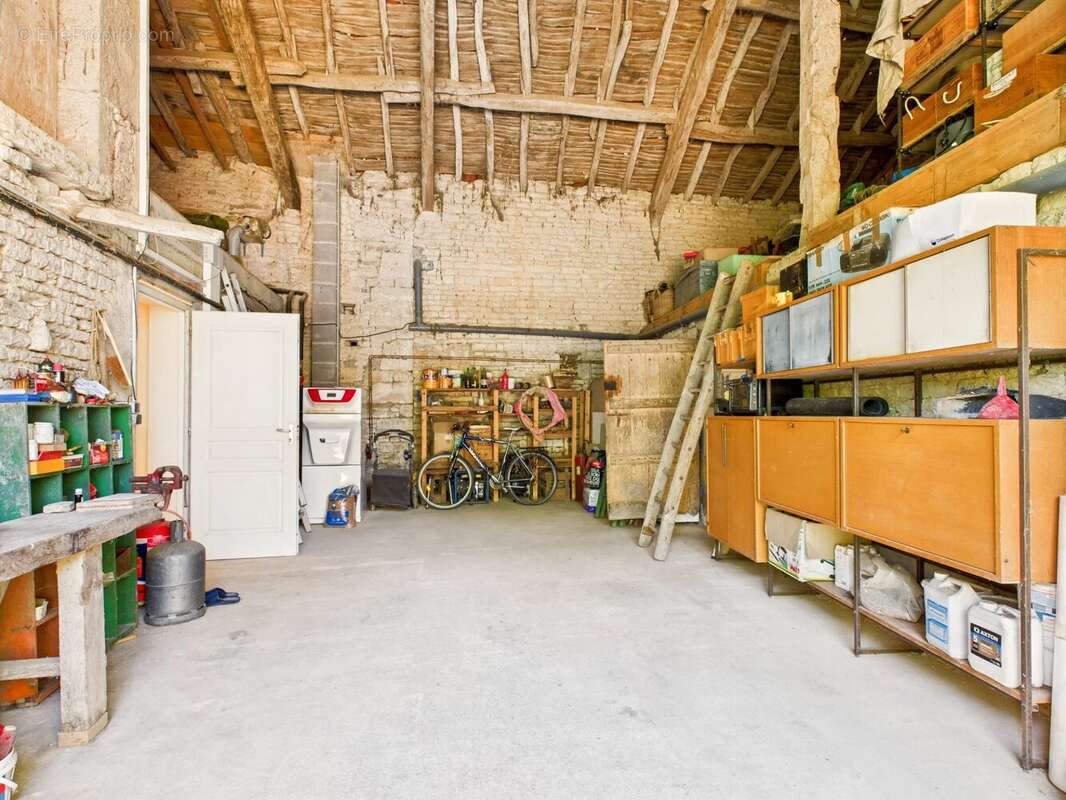 Maison à CHEF-BOUTONNE