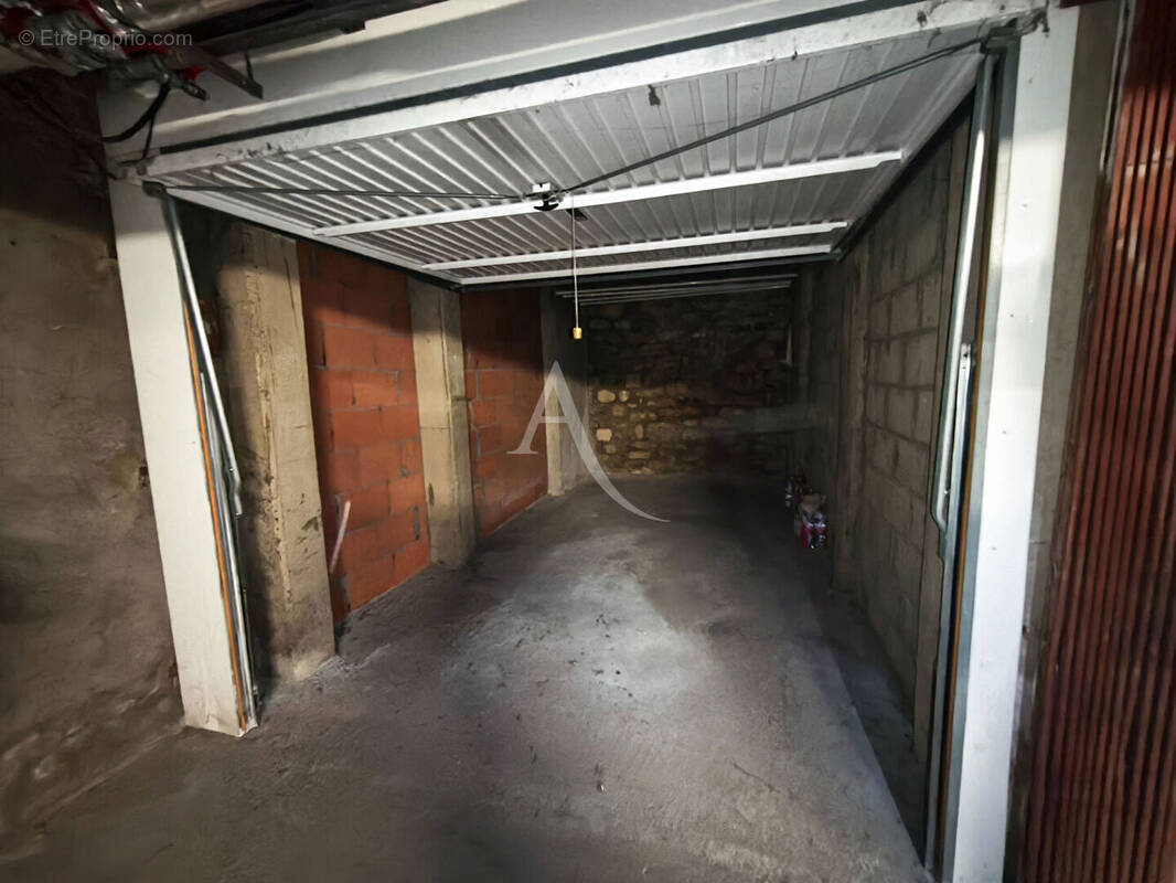 Parking à PARIS-10E