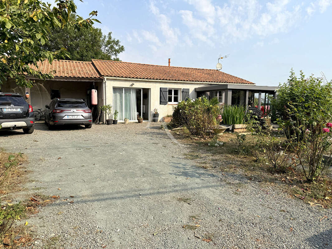 Maison à LA JONCHERE