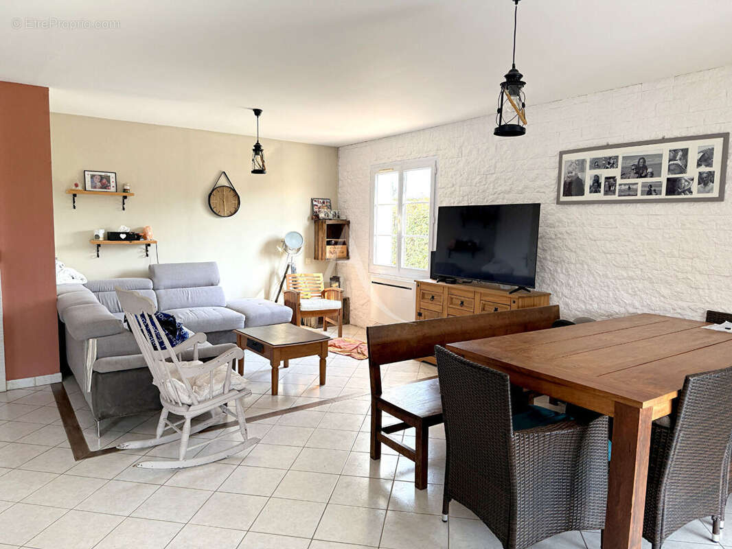 Maison à LA JONCHERE