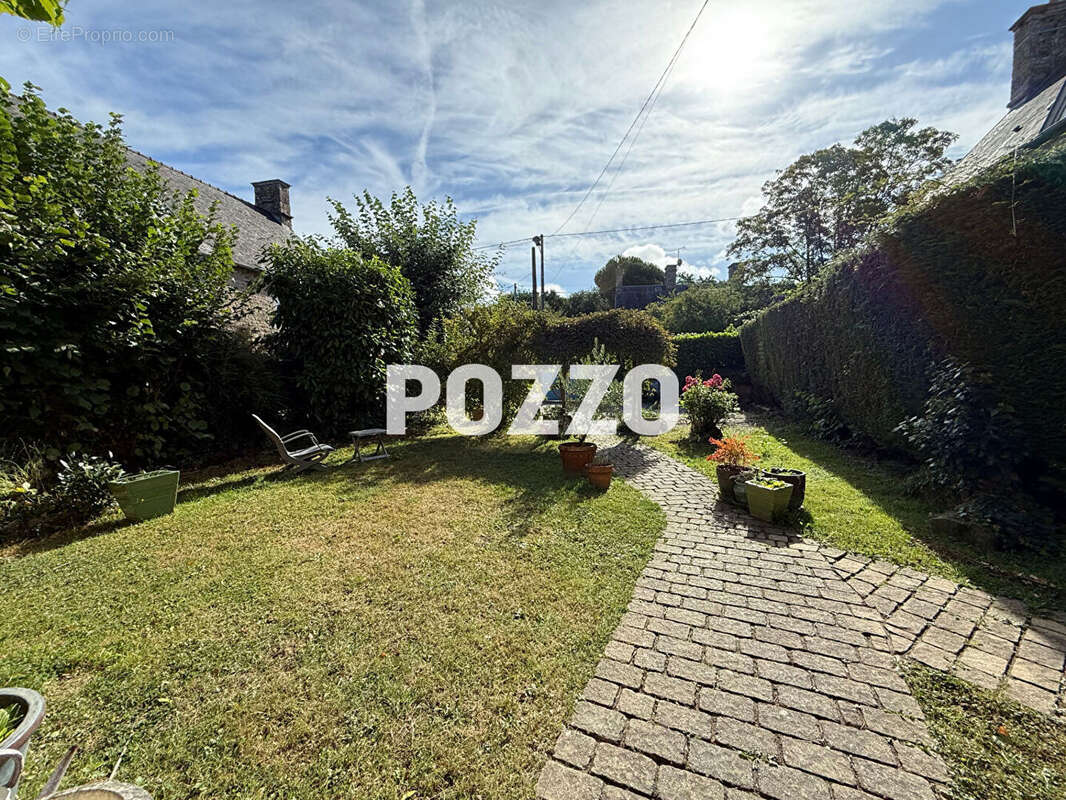 Maison à SAINT-PIERRE-LANGERS