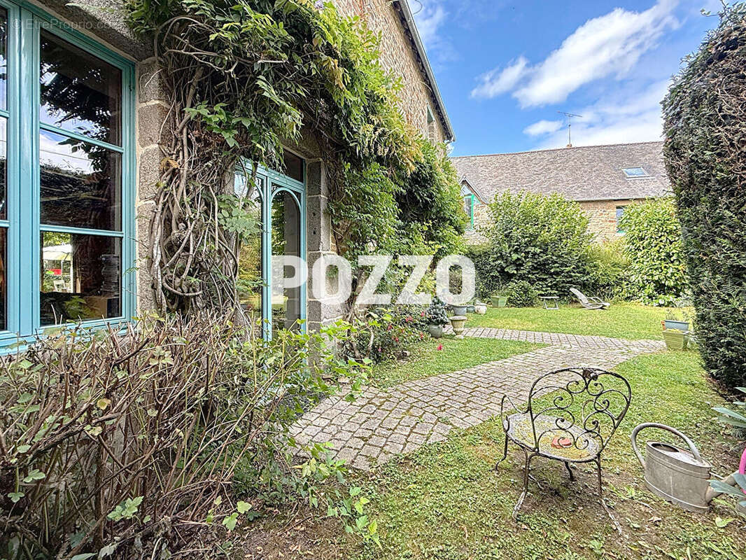 Maison à SAINT-PIERRE-LANGERS