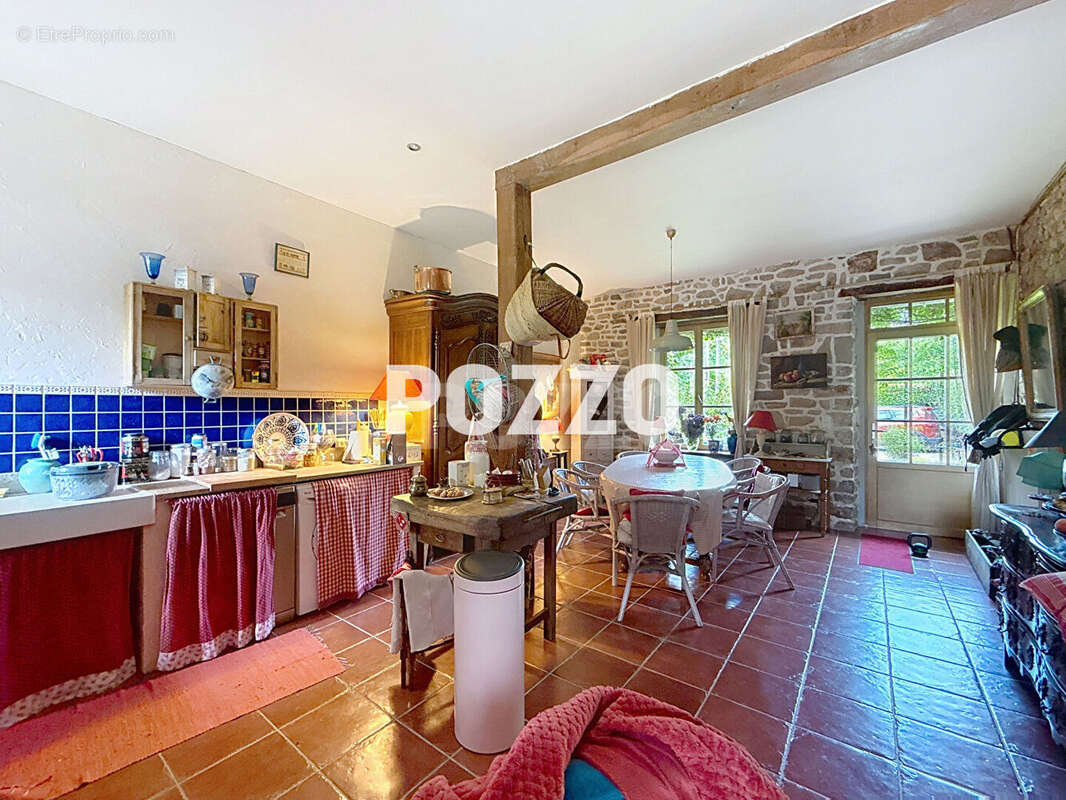 Maison à SAINT-PIERRE-LANGERS