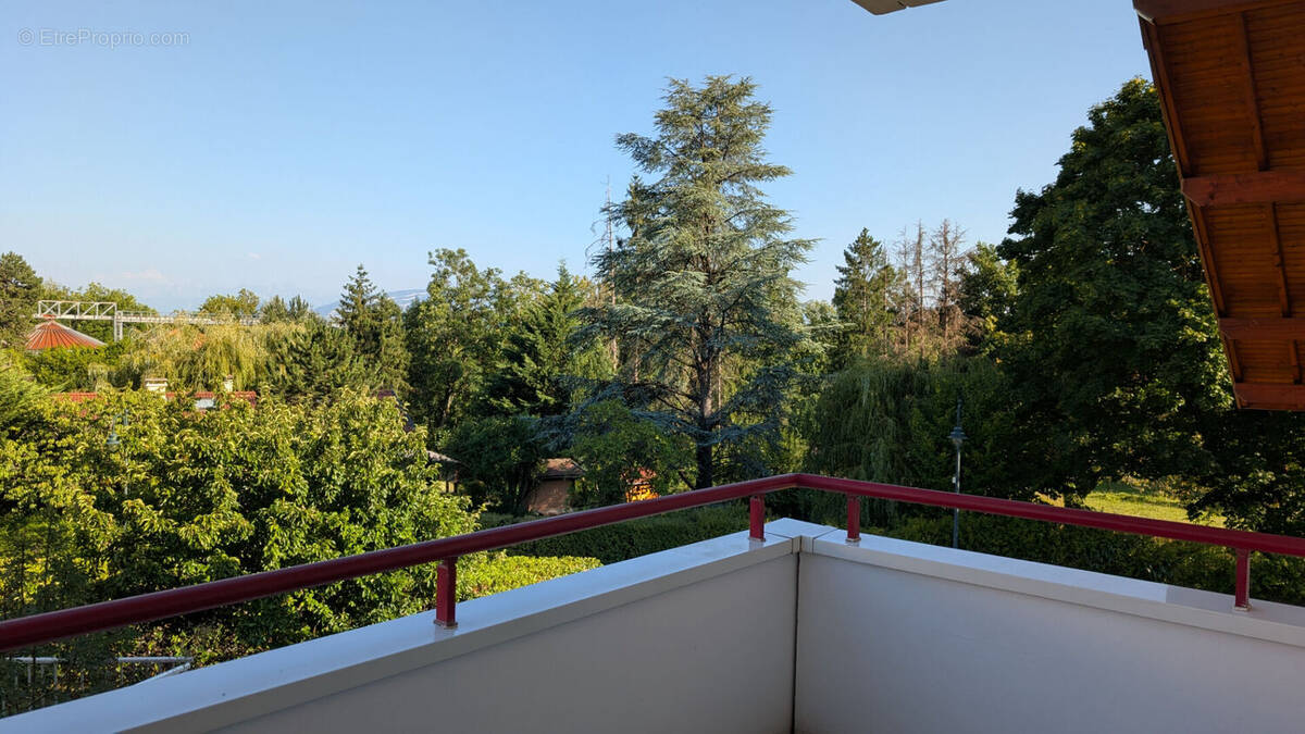 Appartement à CHEVRY