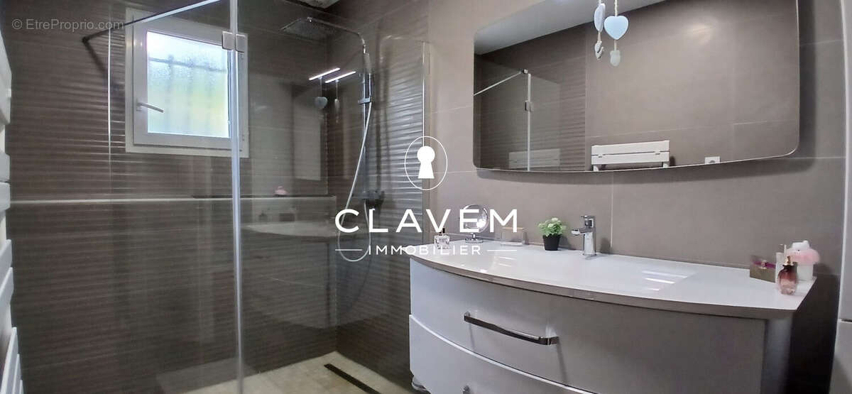 Maison à SAINT-ROMAIN-LA-VIRVEE