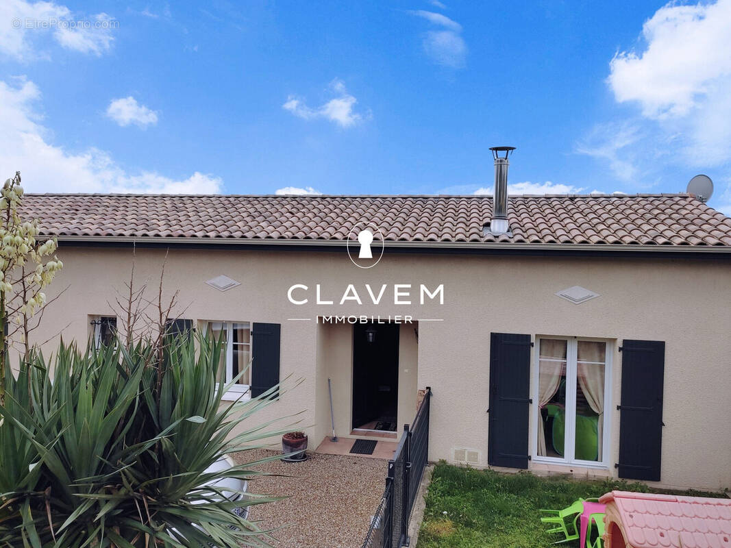 Maison à SAINT-ROMAIN-LA-VIRVEE