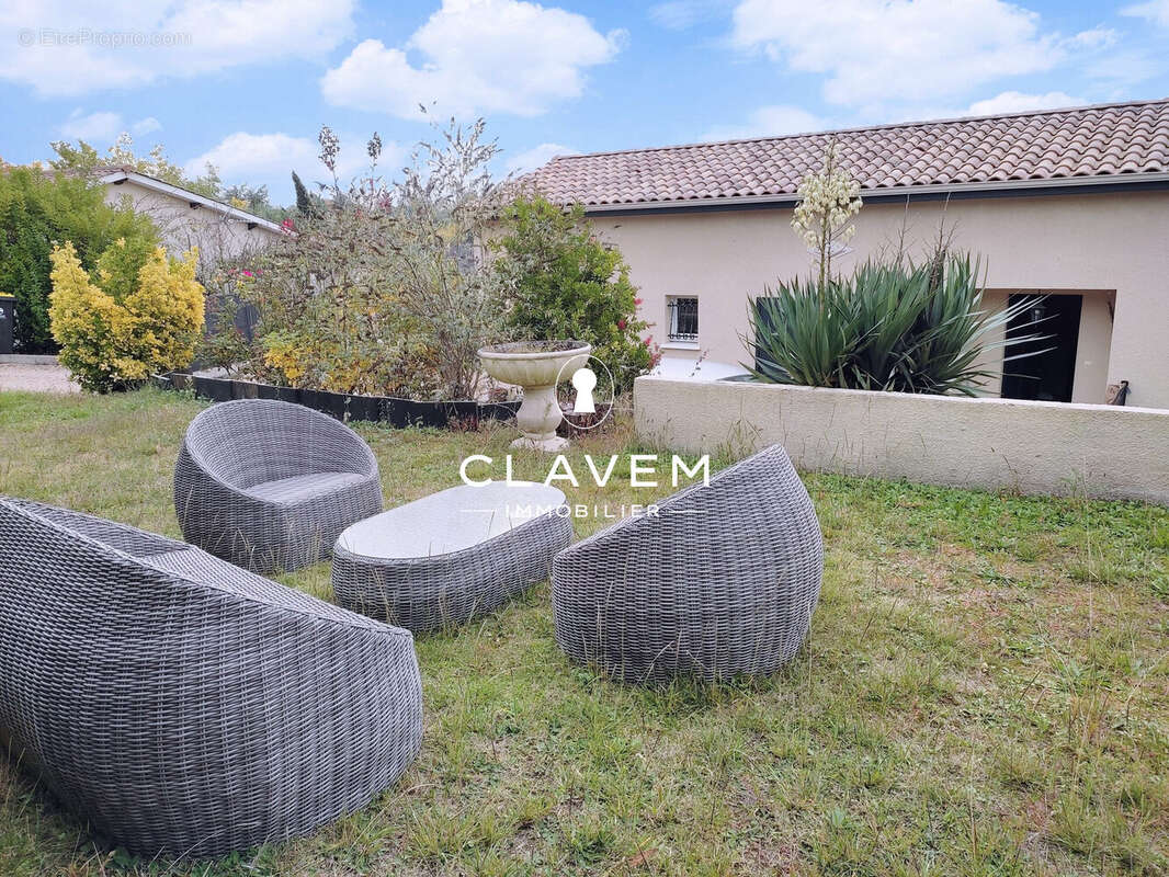 Maison à SAINT-ROMAIN-LA-VIRVEE