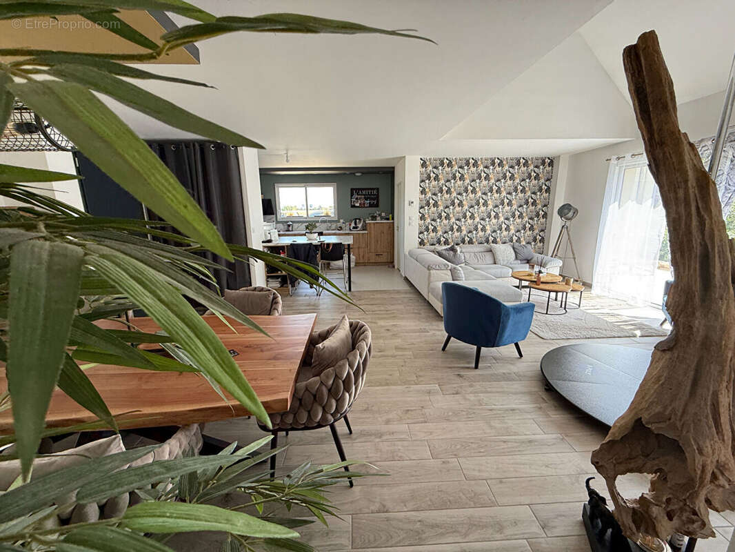 Maison à SAINT-AMAND-LONGPRE