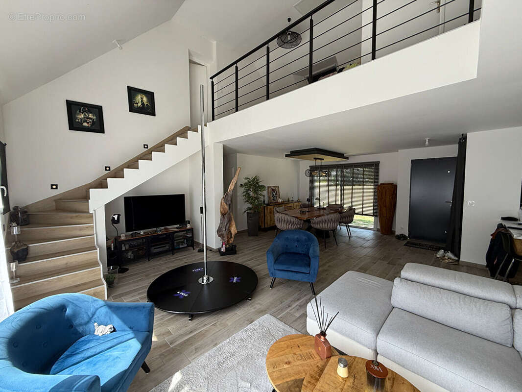 Maison à SAINT-AMAND-LONGPRE