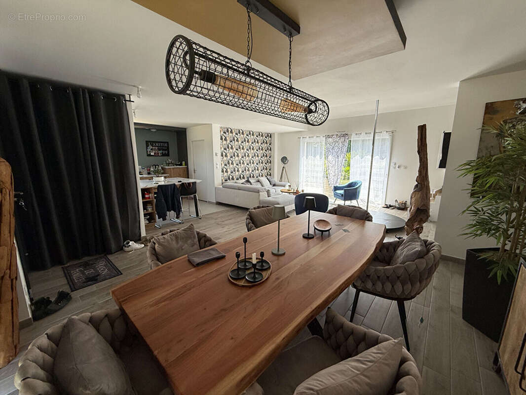 Maison à SAINT-AMAND-LONGPRE