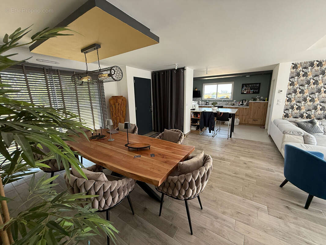 Maison à SAINT-AMAND-LONGPRE