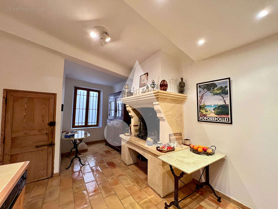 Maison à SAINT-MAXIMIN-LA-SAINTE-BAUME