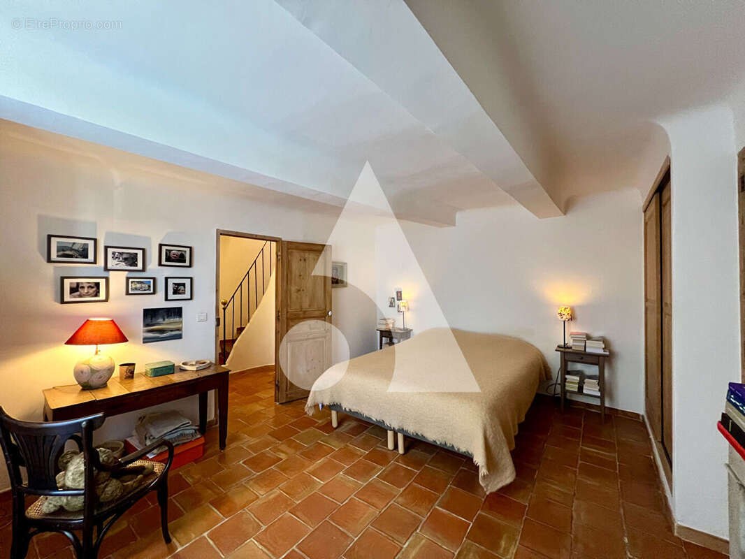 Maison à SAINT-MAXIMIN-LA-SAINTE-BAUME