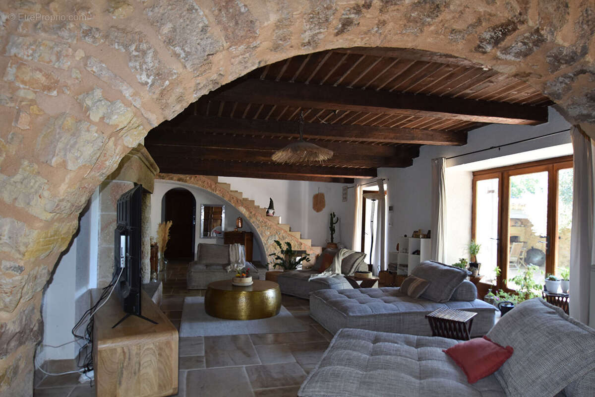 Maison à MONTAUROUX