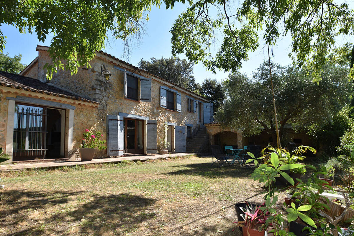 Maison à MONTAUROUX