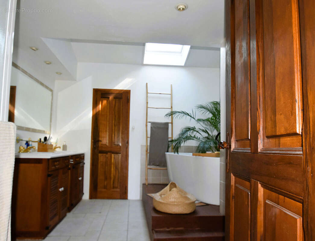 Maison à MONTAUROUX