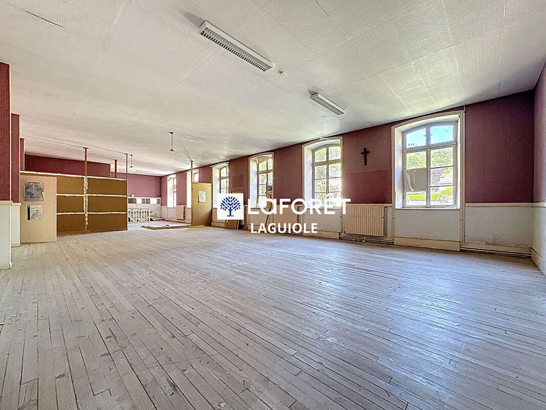 Appartement à CHAUDES-AIGUES