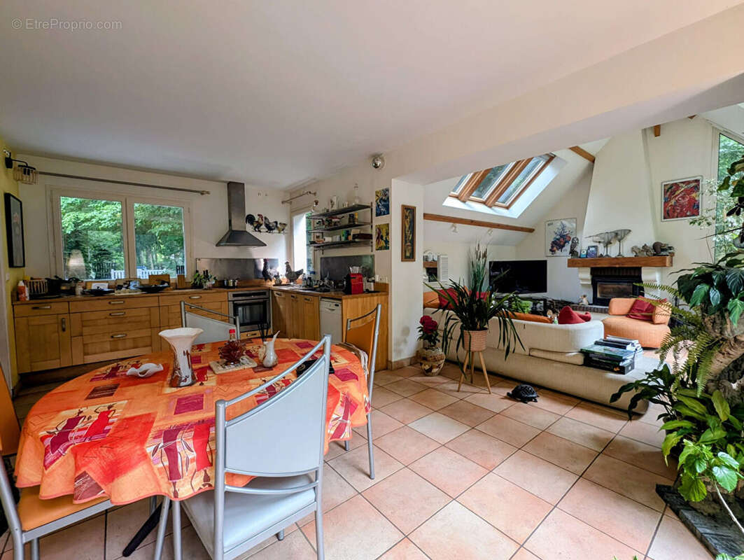 Maison à MILLY-LA-FORET