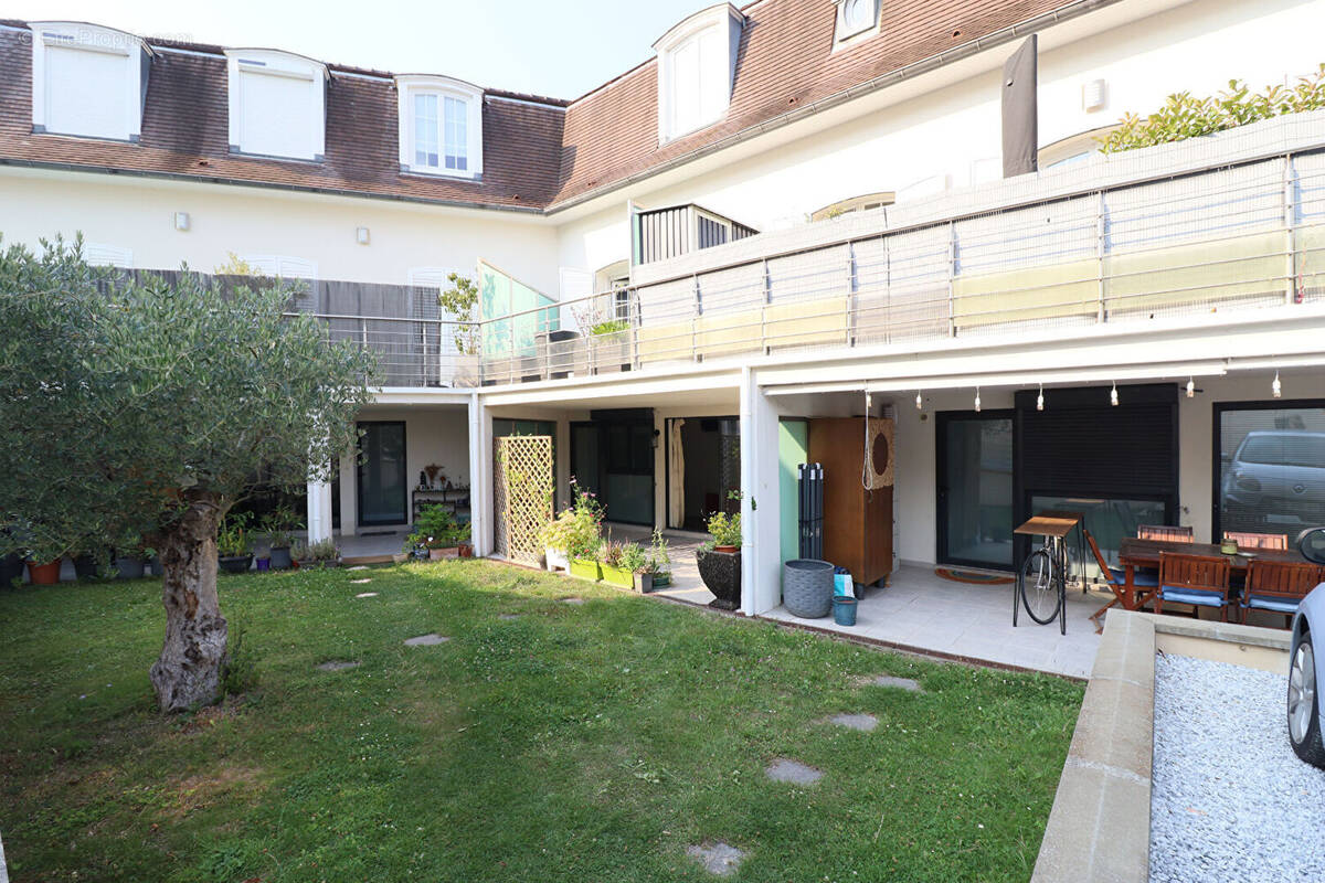 Appartement à MAREIL-MARLY