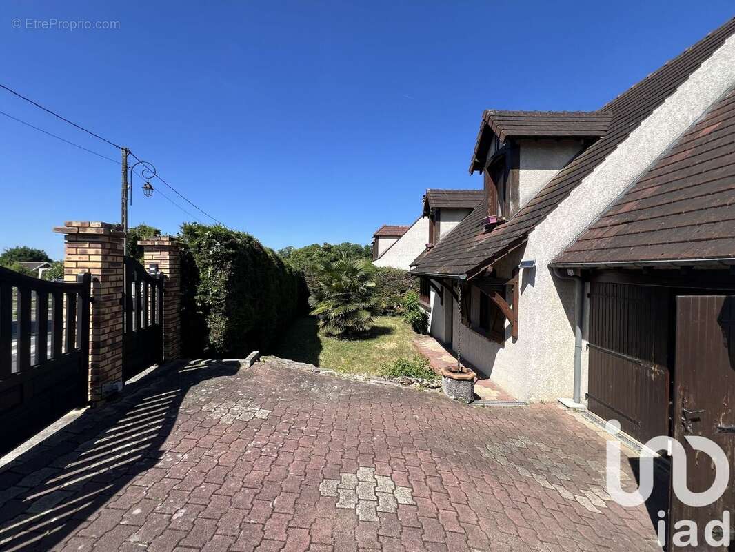 Photo 4 - Maison à SAINTRY-SUR-SEINE