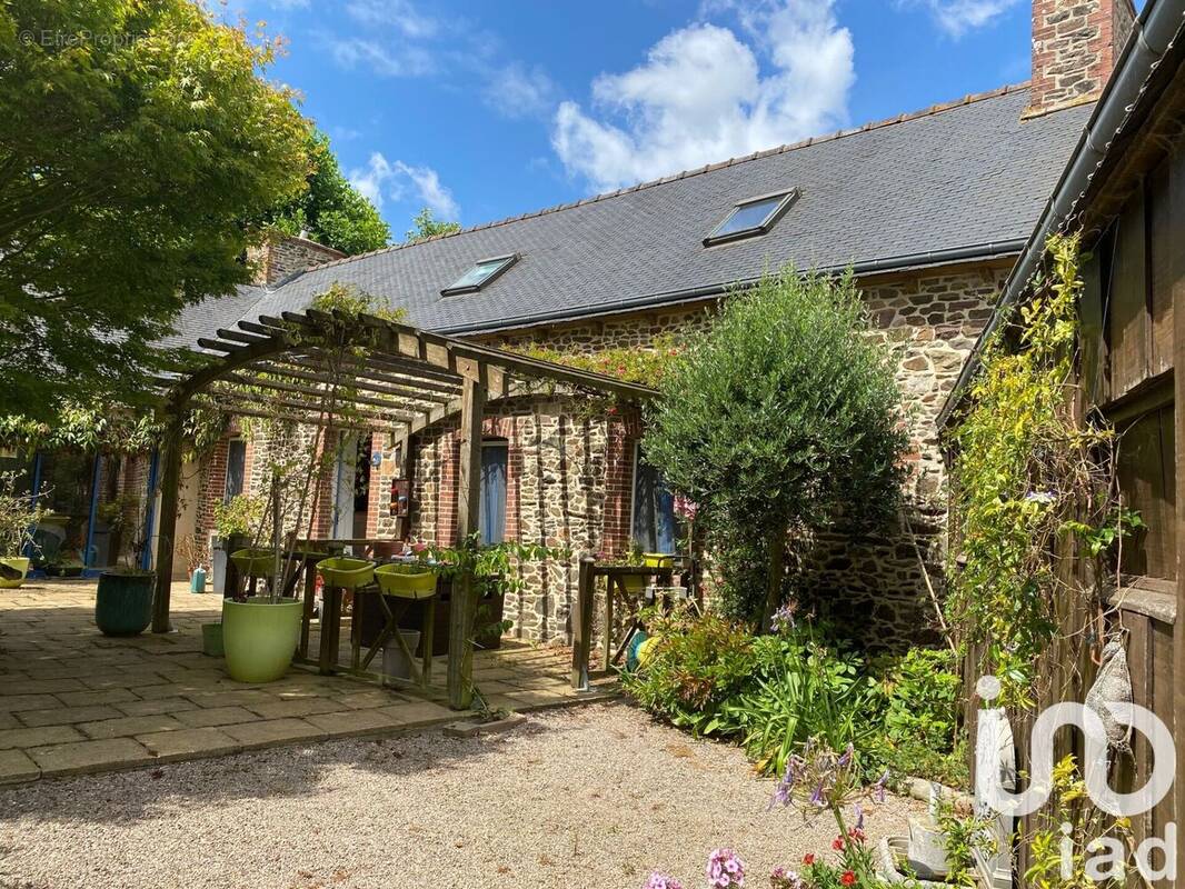 Photo 1 - Maison à QUEMPER-GUEZENNEC