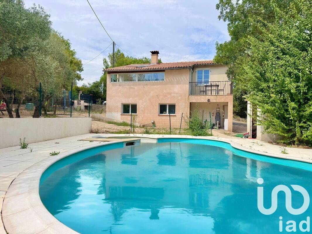 Photo 1 - Maison à TOURVES