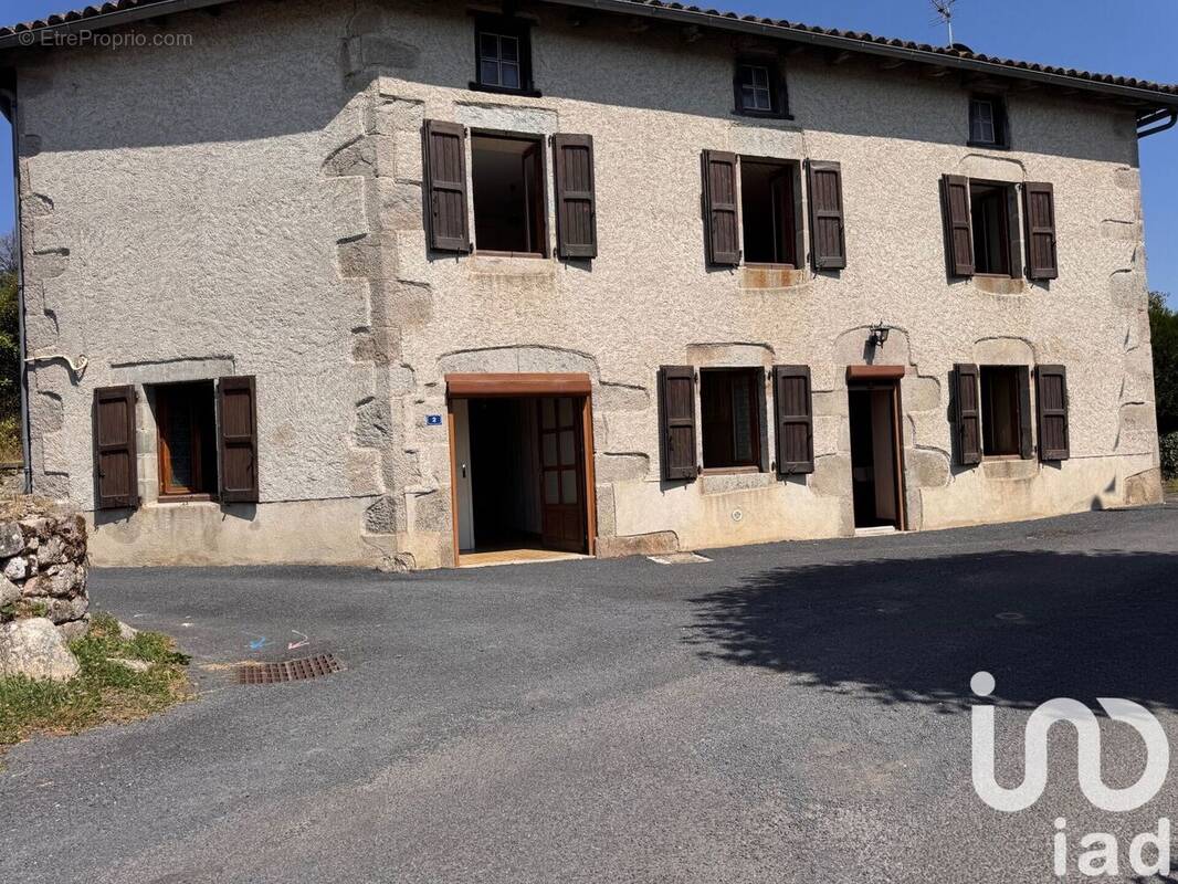 Photo 1 - Maison à GLENAT