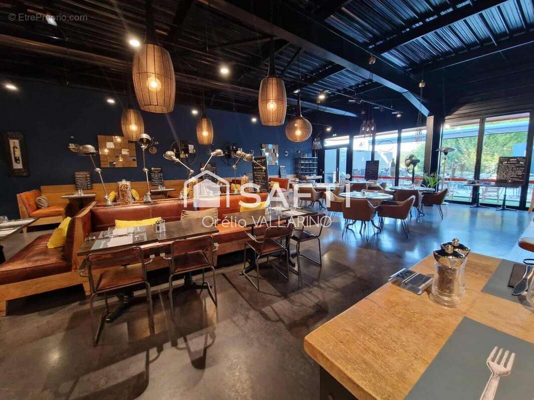 Photo 2 - Commerce à LES PEINTURES