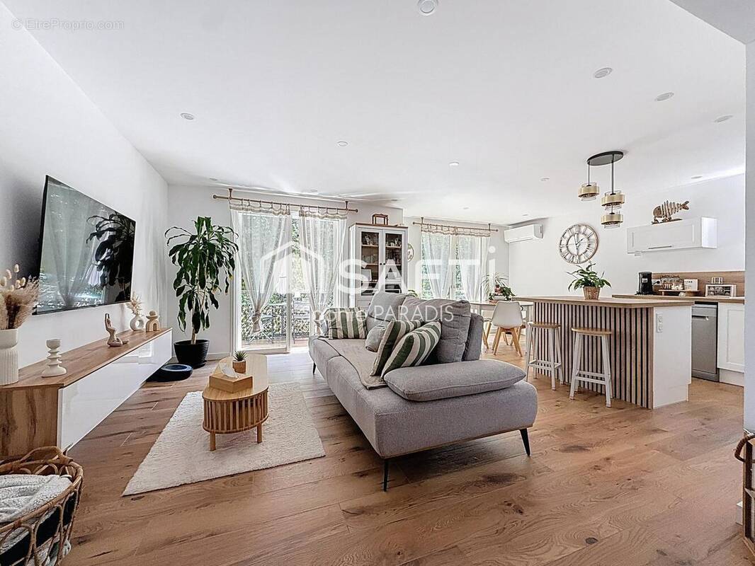 Photo 1 - Appartement à SAINT-RAPHAEL