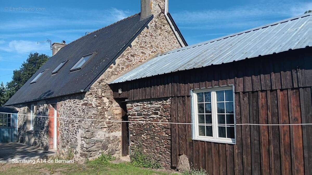 Photo 1 - Maison à SAINT-CARADEC