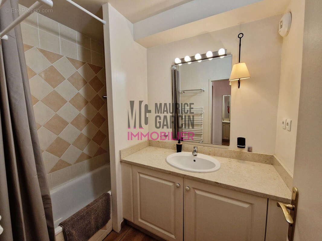 Appartement à SAUMANE-DE-VAUCLUSE