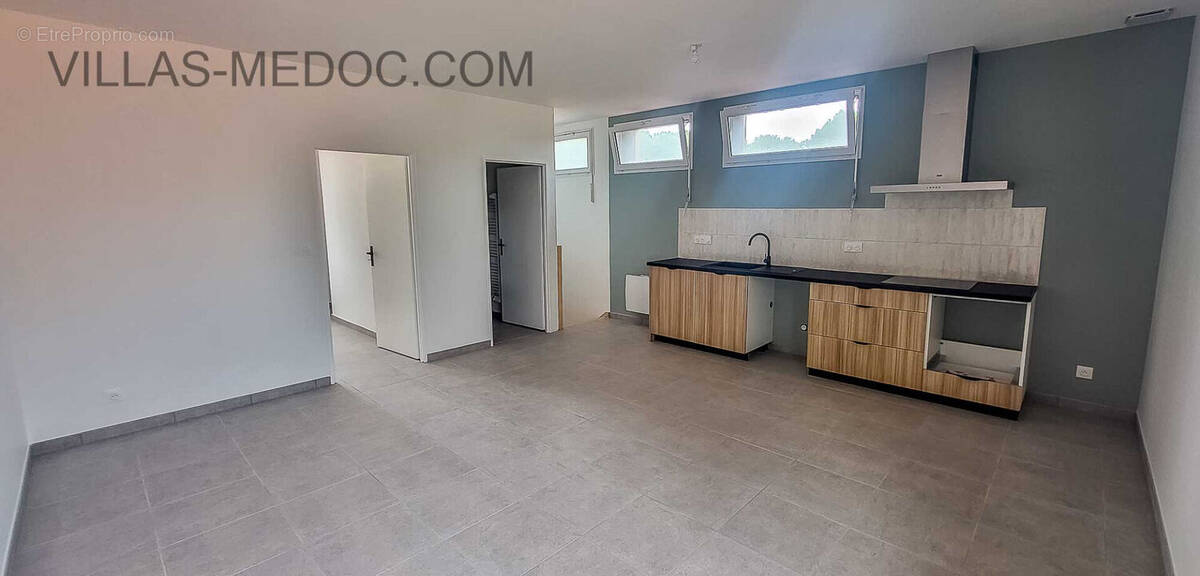 Appartement à VENDAYS-MONTALIVET