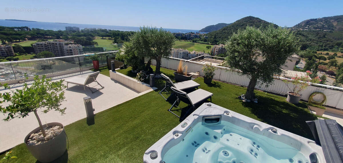 Appartement à MANDELIEU-LA-NAPOULE